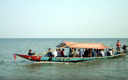 Boat ride on Chilika Lake near Satapada