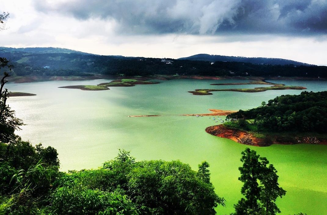 Travel Information, History, Story and Images of Umiam Lake, Shillong,  Meghalaya, India